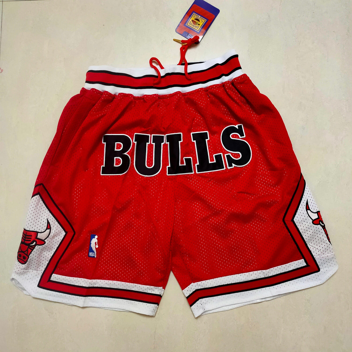 BULLS RED שורט